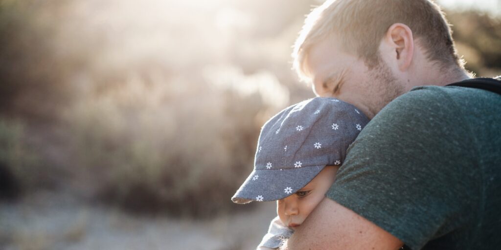 Muž a dítě do 1 roku