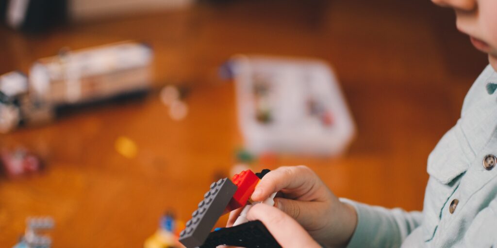 hračky pro soběstačnost